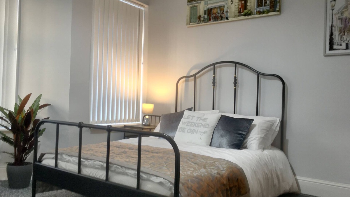 Cathays House | Comfortable and Convenient Home away from Home
