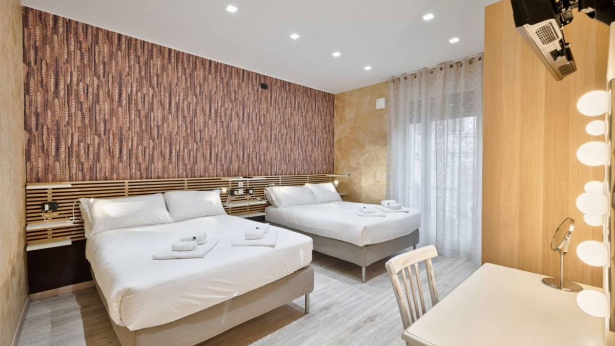 Barriera di Milano Apartment | Comfortable and cozy apartment full of design details that can accommodate up to 6 people! Located at Porta Palazzo area, a multi-ethnic neighborhood and set of the oldest flea market in Italy, the historic Balon on Saturday morning. Torino-Dora train st