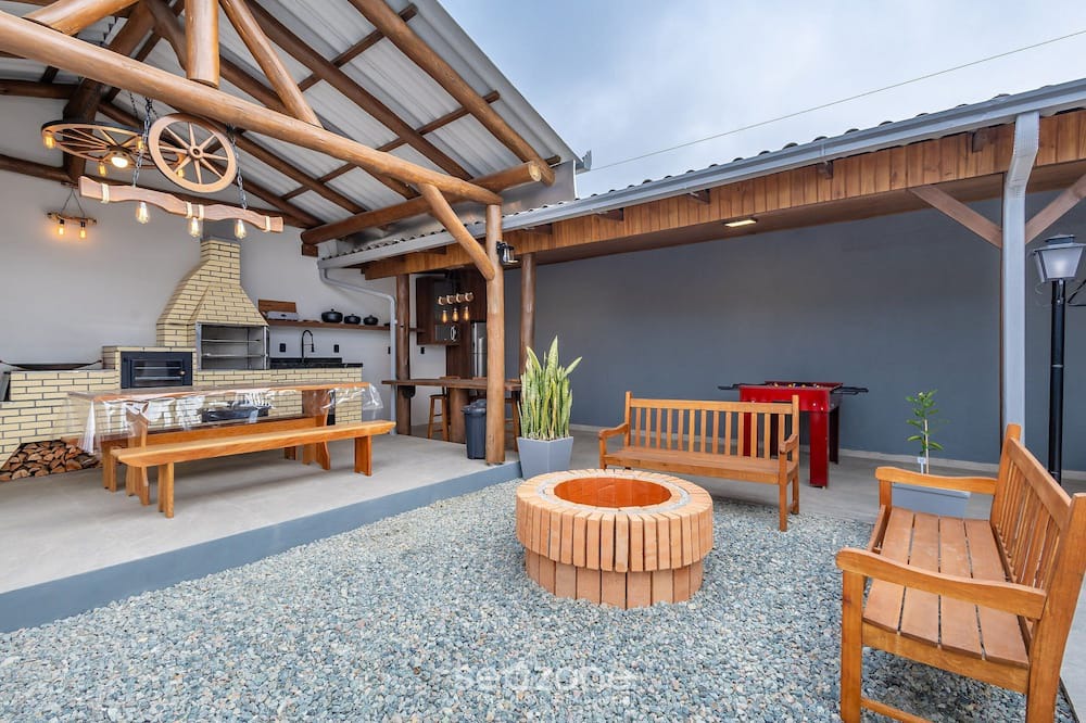 Santa Lidia Apartment | Comfortable and Sophisticated Accommodations Just Minutes From the Beach - VIL