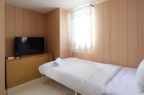 Depok Apartment | Comfortable and Tidy Studio at Dave Apartment By Travelio