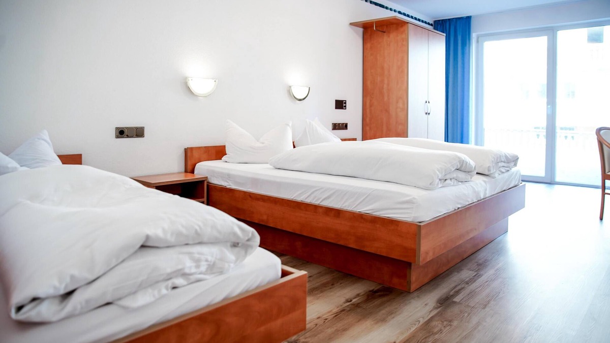Zueschen Apartment | Comfortable and versatile room -perfect for relaxation, work and exchange