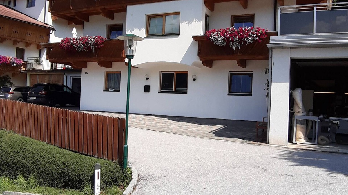 Gerlosbergeben Apartment | Comfortable apartment with large terrace and mountain views