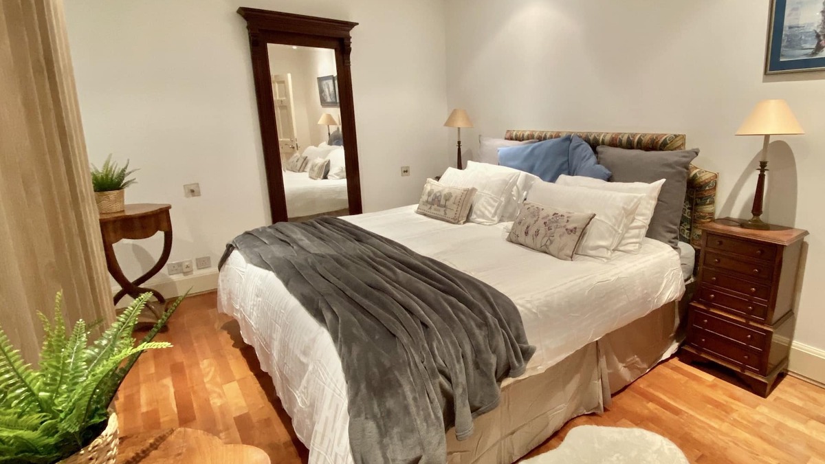 Royal Borough of Kensington and Chelsea House | Comfortable apartment in Kensington