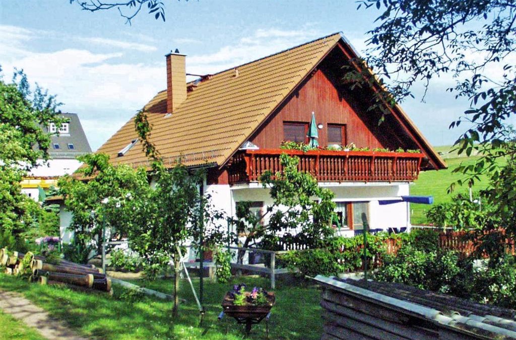 Obernaundorf Apartment | Comfortable apartment in Obernaundorf with shared pool, 45m²