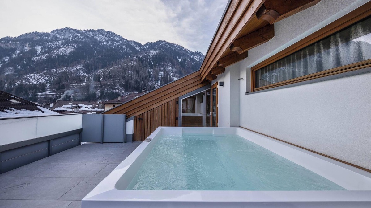 Predazzo Apartment | Comfortable Apartment “Vacanze Arcobaleno - Azzurro” with Mountain View