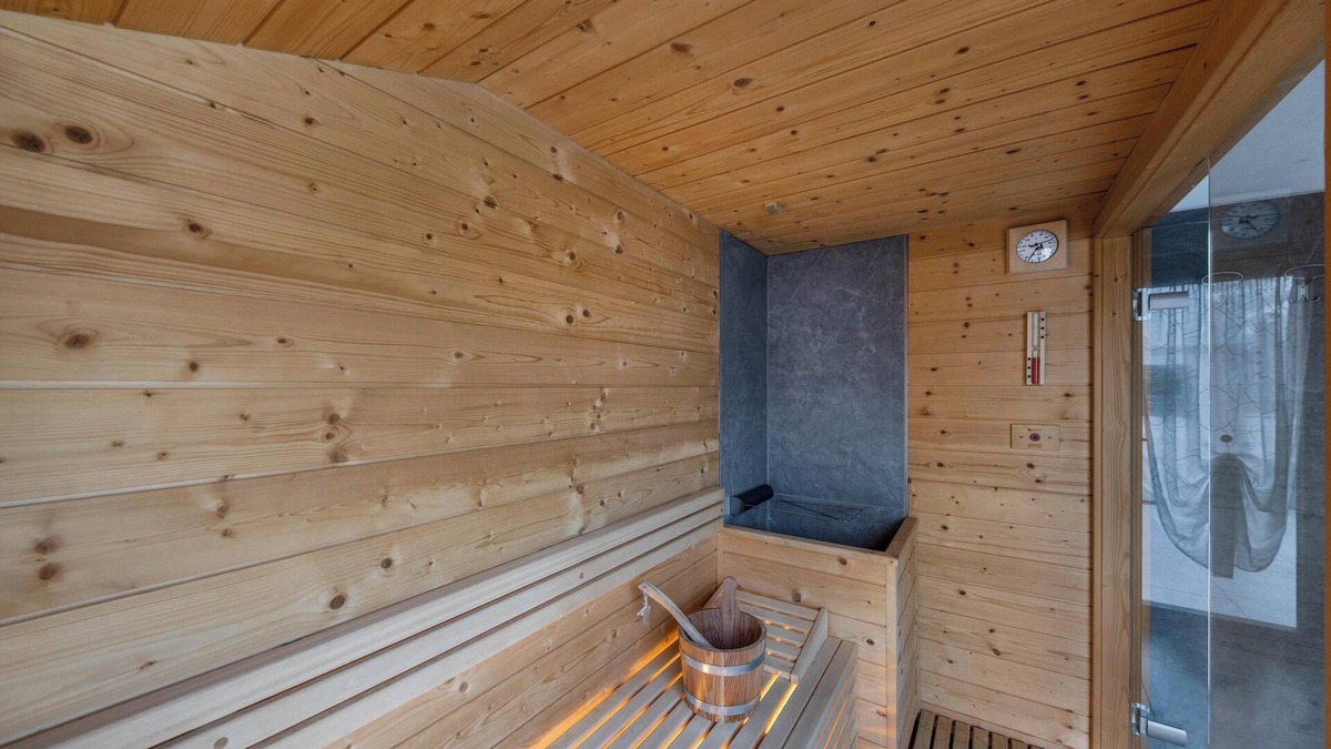 Predazzo Apartment | Comfortable Apartment “Vacanze Arcobaleno - Arancione” with Mountain View
