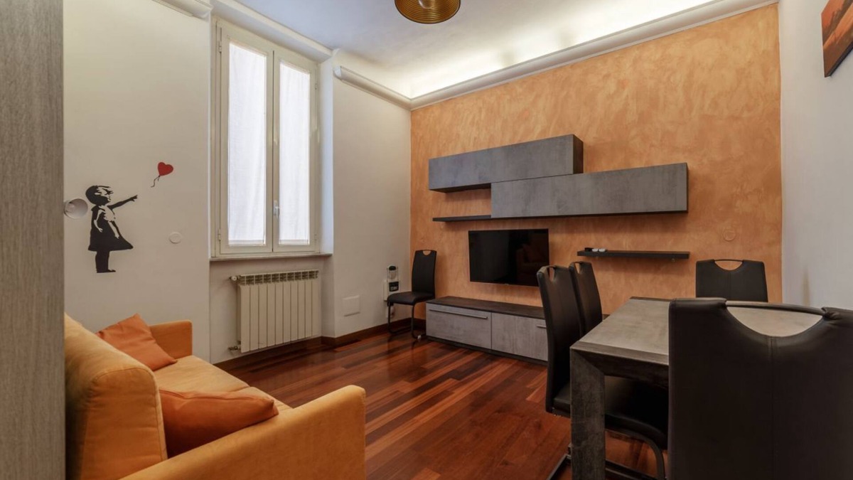 Rione XVIII Castro Pretorio Apartment | Comfortable apartment located on the second floor, of four in total, of a building without lift.In 40 m2 of space it accommodates four people with a double bedroom on the mezzanine and a foldaway double bed in the living room.It is located 700 meters wal