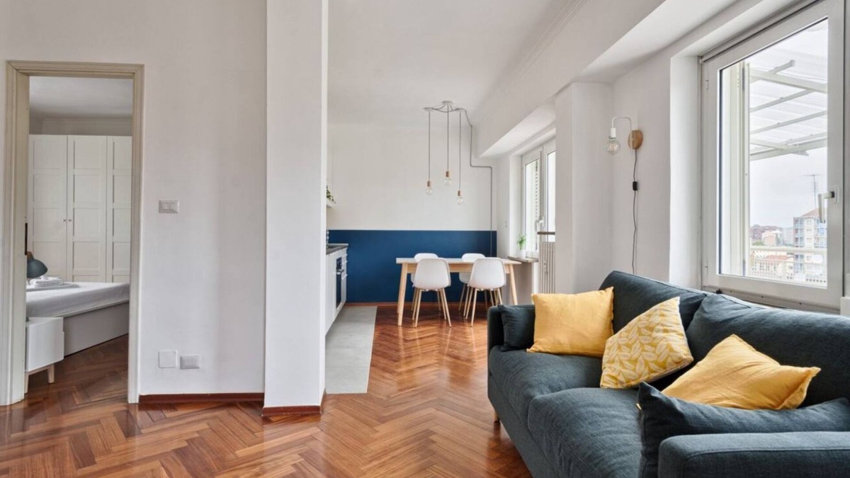 Lingotto Apartment | Comfortable attic apartment with a large furnished terrace is perfect for 3 people, it is located a few meters from the Carducci metro station. We are also a stone's throw from the hospitals (CTO, Molinette, Cellini) and the Parco del Valentino and it is