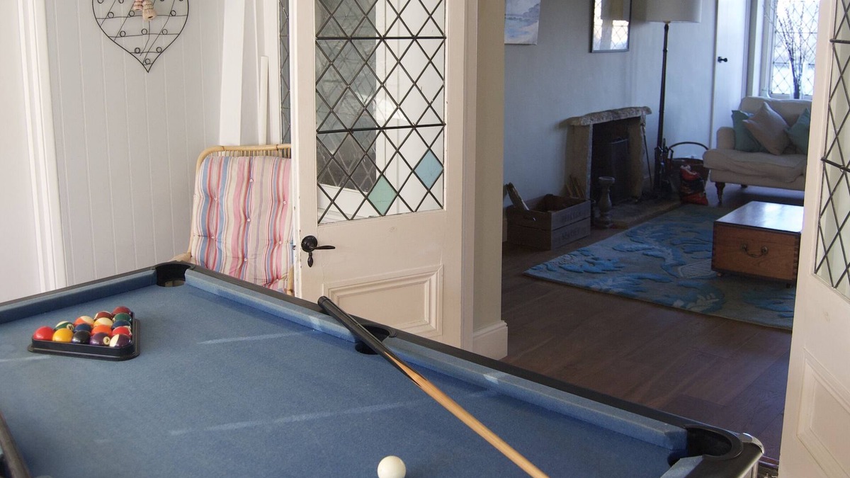 Seaview House | Comfortable Beachfront House With Large Pet & Child-Friendly South-facing Garden
