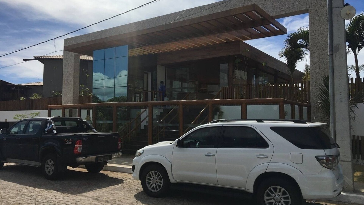 Itacimirim House | Comfortable bungalow, north coast, on the beach in a luxury condominium