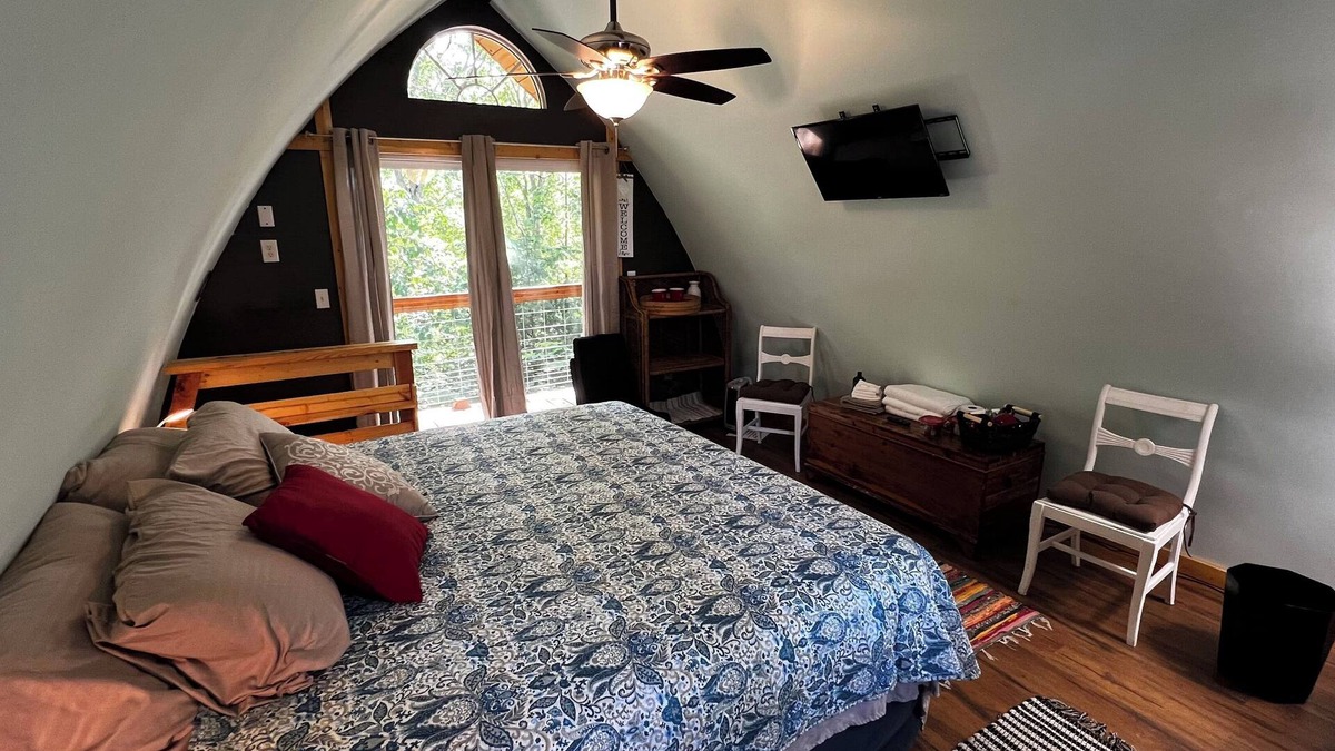 Mill Spring Cabin | Comfortable cabin in the mountains of North Carolina, located near TIEC.