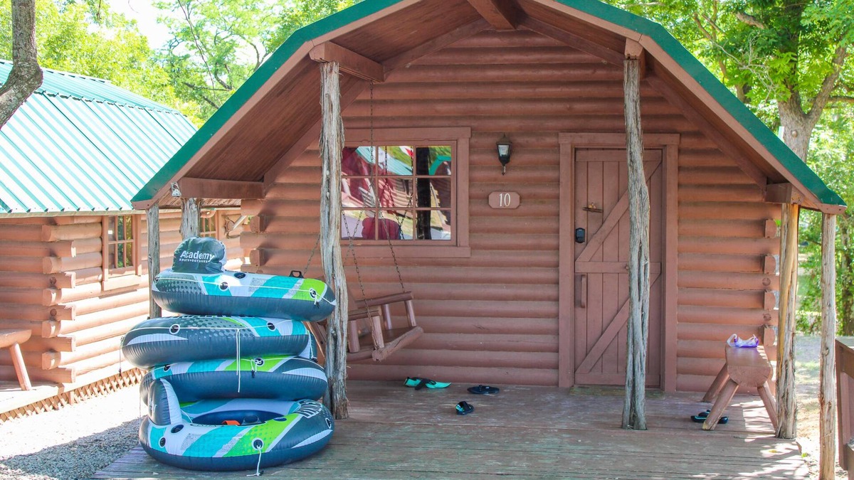 New Braunfels Cabin | Comfortable Cabin along the Guadalupe River