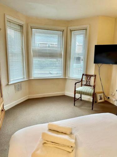 Branksome House | Comfortable, cosy room near town