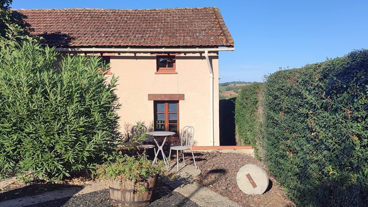 Aussac Cottage | Comfortable cottage for 2 in a quiet village 15 minutes from Albi