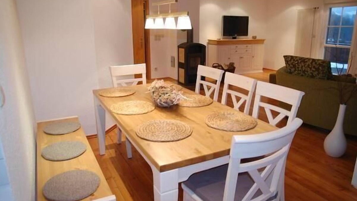 Kurort Brotterode Apartment | Comfortable holiday flat in Brotterode with large balcony