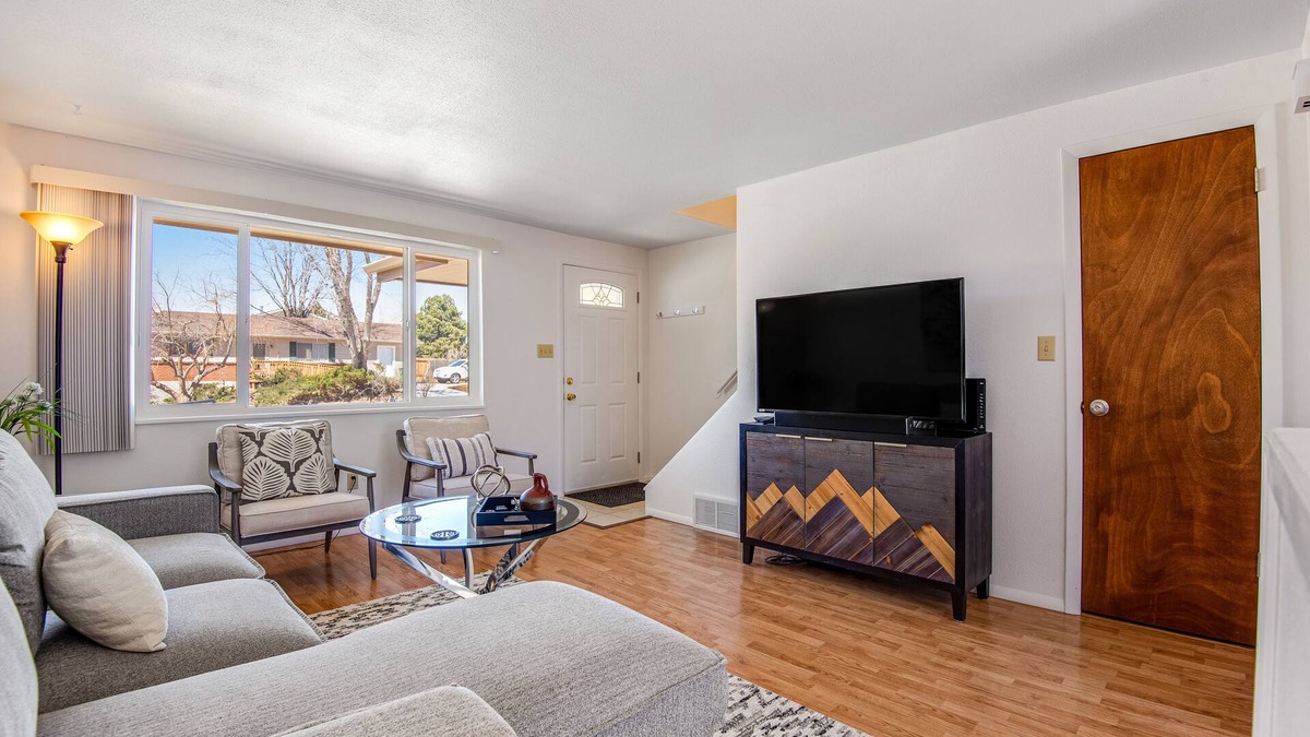 Northeast Colorado Springs House | Comfortable duplex with enclosed back yard, WiFi, firepit, & great location