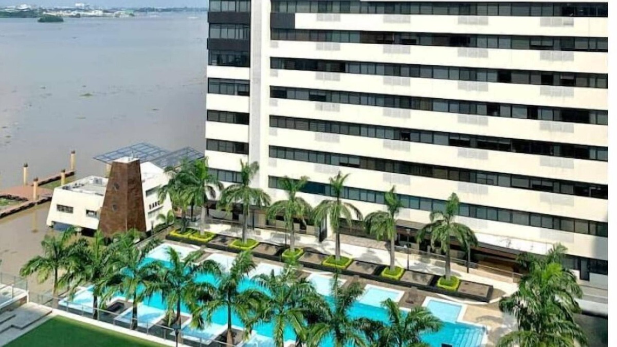 Tarqui Apartment | Comfortable, elegant suite in Puerto Santa Ana, Guayaquil.