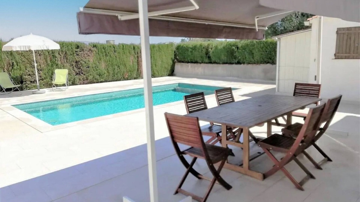 Sant Pere Pescador Villa | Comfortable house with a pool very close to the beach.