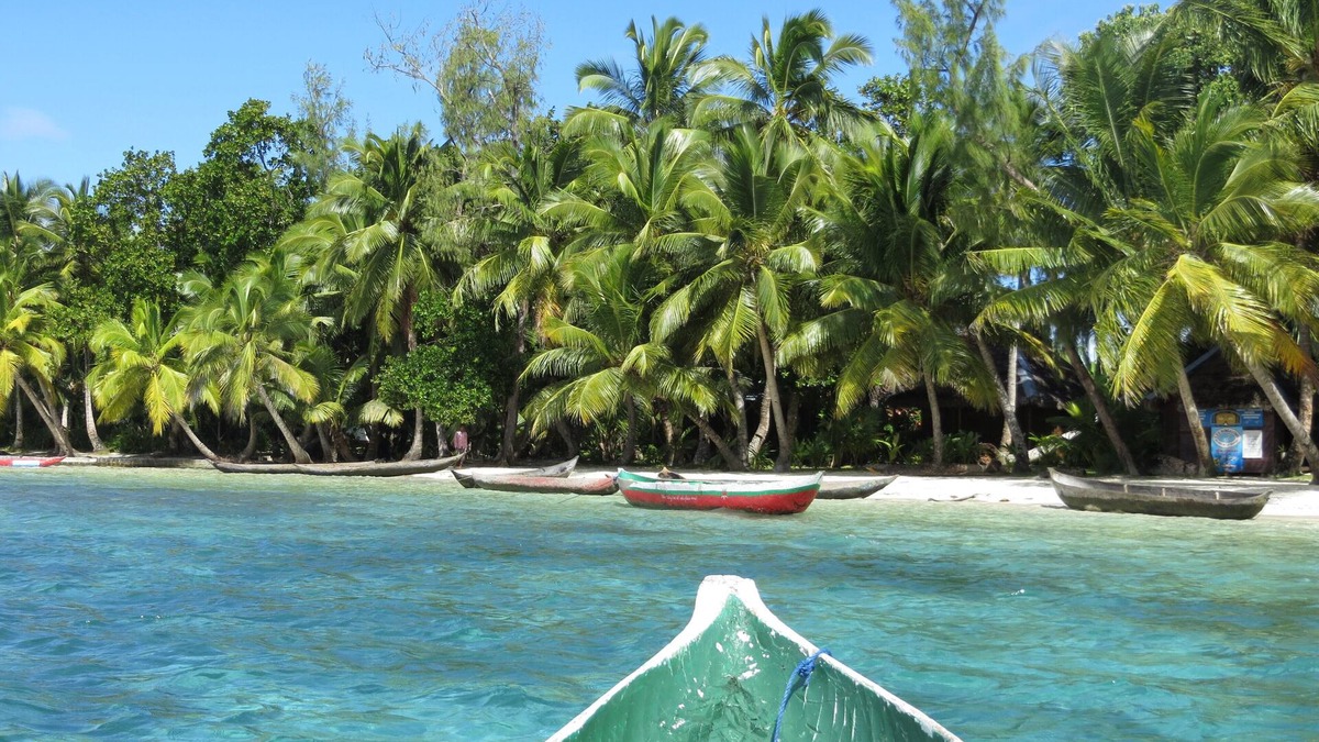 Nosy Boraha Villa | Comfortable family-run holiday home with swimming pool on the sea beach
