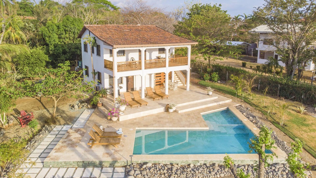 Junquillal House | Comfortable family home with great pool -3 min from Playa Blanca
