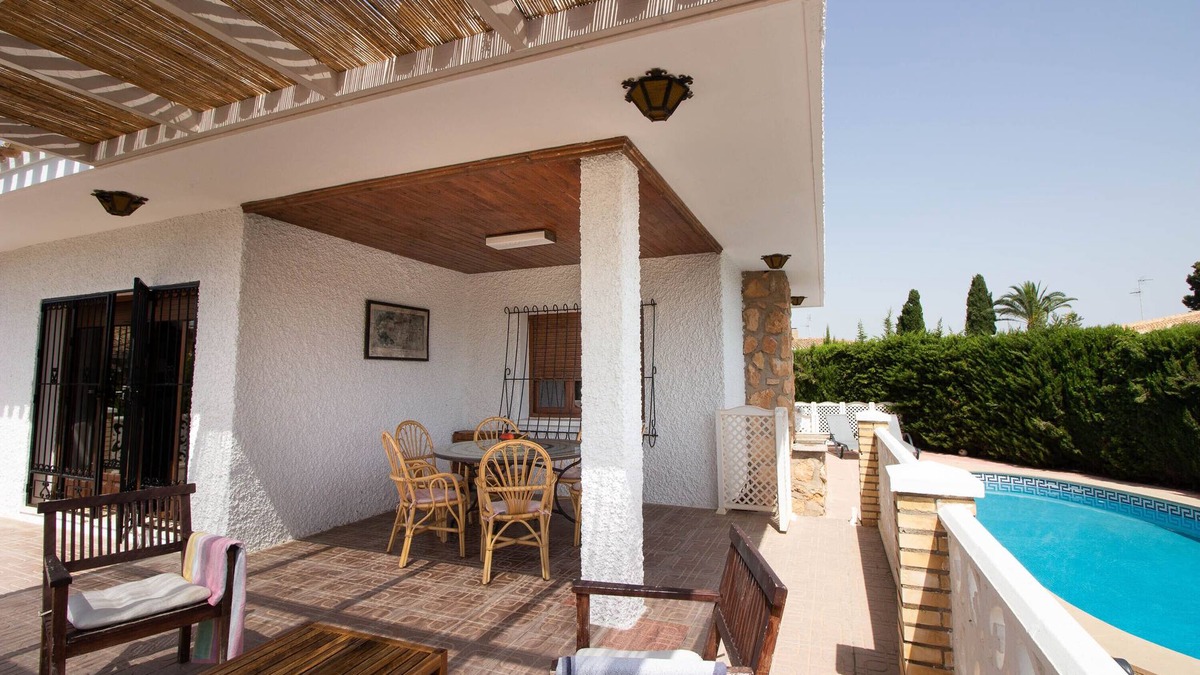 Orihuela Costa Villa | Comfortable family-friendly villa. Own garden and pool. WiFi.