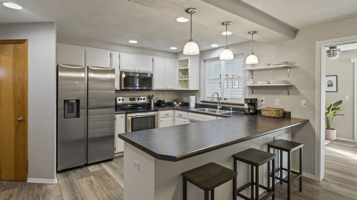 Central Point House | Comfortable family friendly HOME