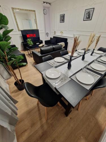 Bryanston and Dorset Square Apartment | Comfortable flat for 10 near Paddington