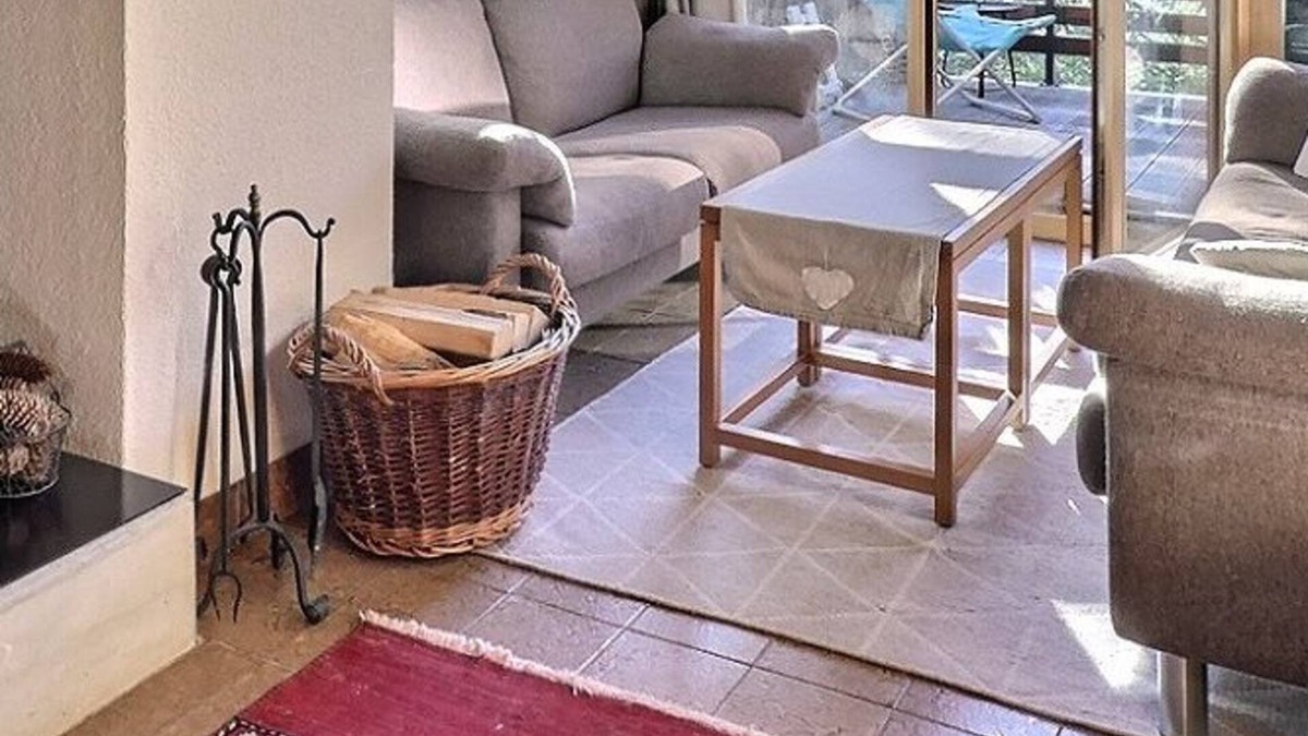 Grimentz Apartment | Comfortable flat on 2 levels for 6 people, living room with wood-burner, kitchen area with dishwashe