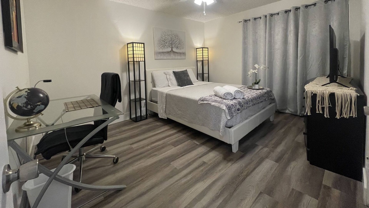 Riverside House | Comfortable get way /Business class/ Family with Free Wi-Fi.