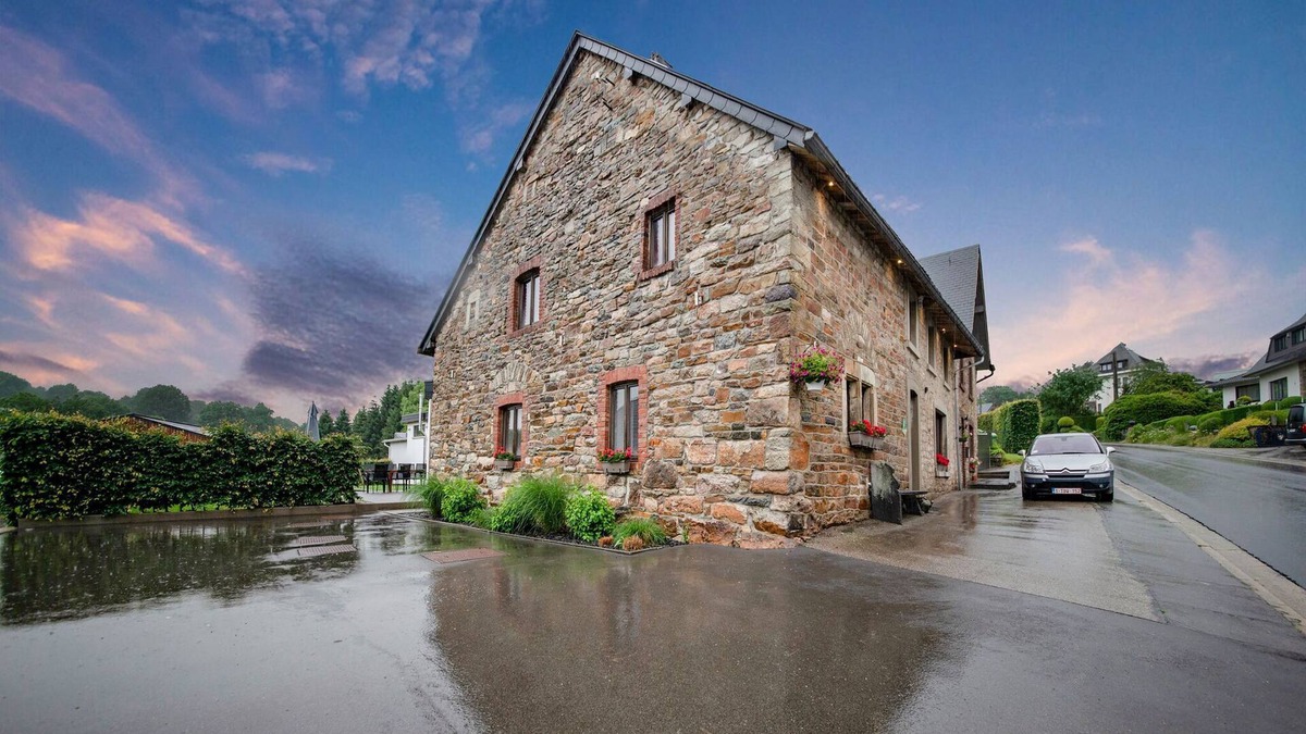 Ondenval House | Comfortable Holiday Home in Waimes with Sauna and Garden