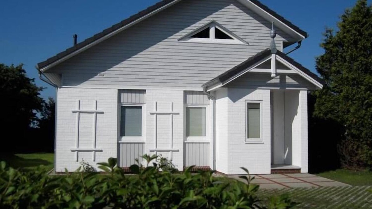 Nieby House | Comfortable holiday home with sauna, fireplace and sea view, 150 m to the beach