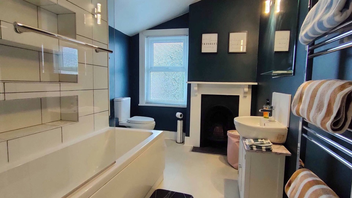 Gillingham House | Comfortable home away from home