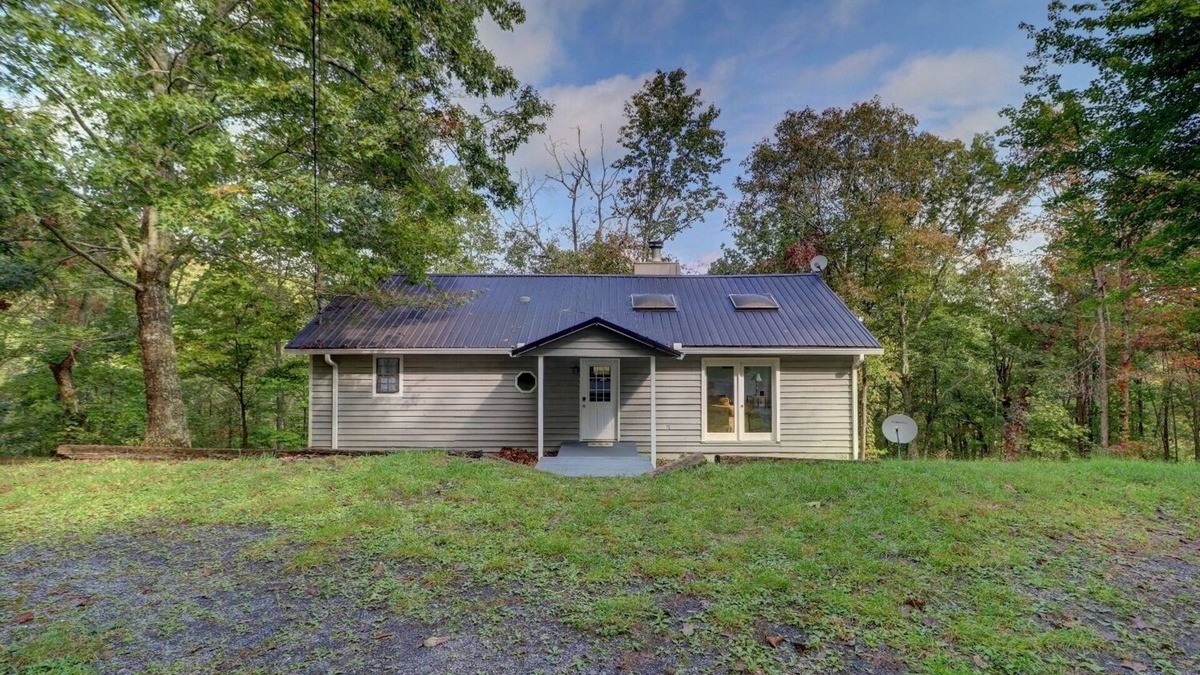 Ranger House | Comfortable home near Carter's Lake- Secluded and inviting!