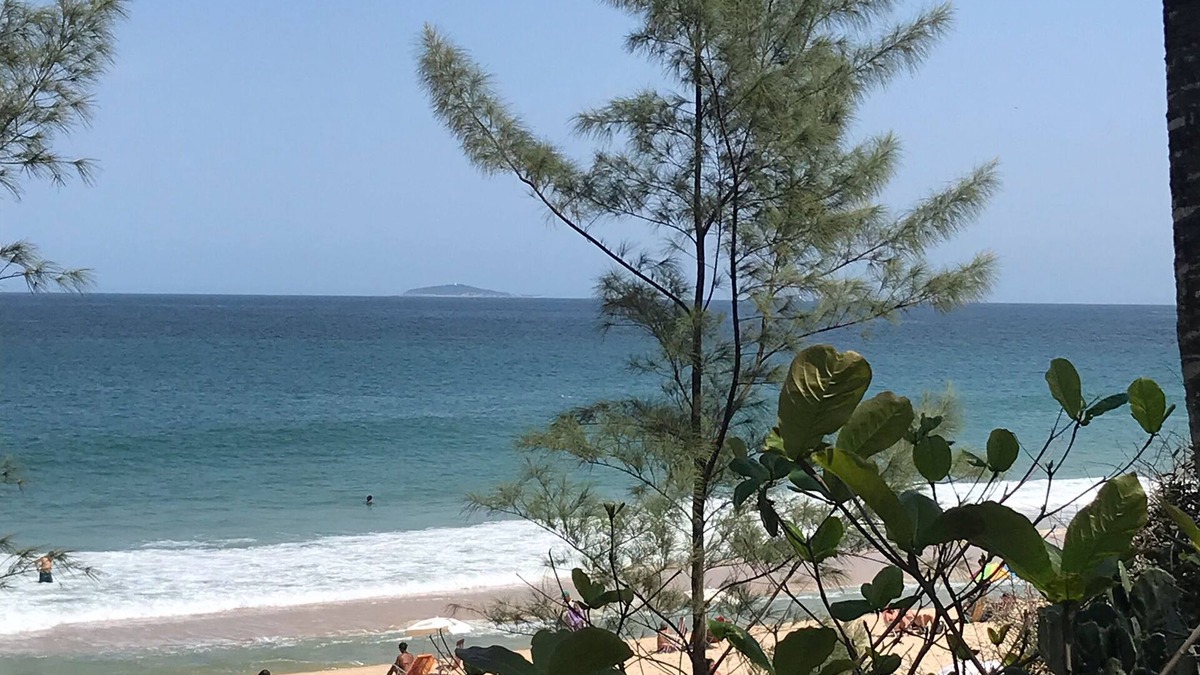 Niteroi House | Comfortable house 1 kilometer from Itacoatiara beach swimming pool barbecue area