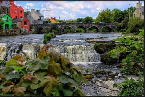 Ennistimon House | Comfortable House