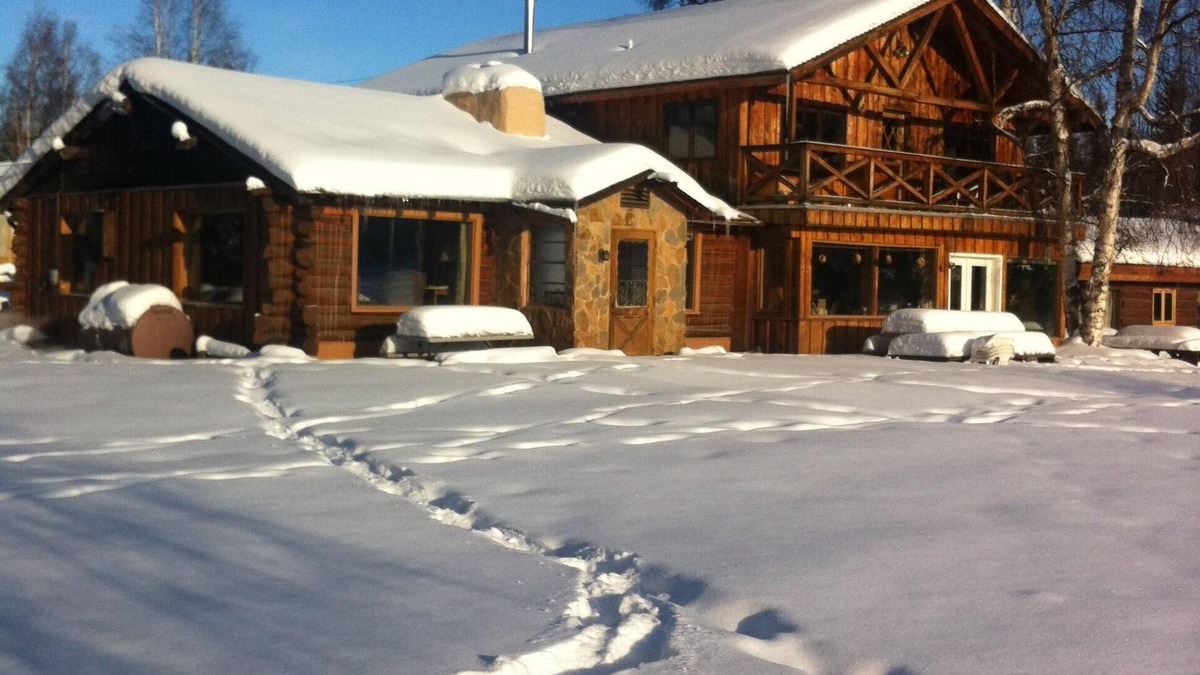 College House | Comfortable House With Kitchen On The Chena River. Family Friendly.