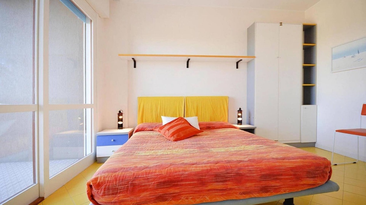 Lignano Sabbiadoro Apartment | Comfortable Apartment by the Café