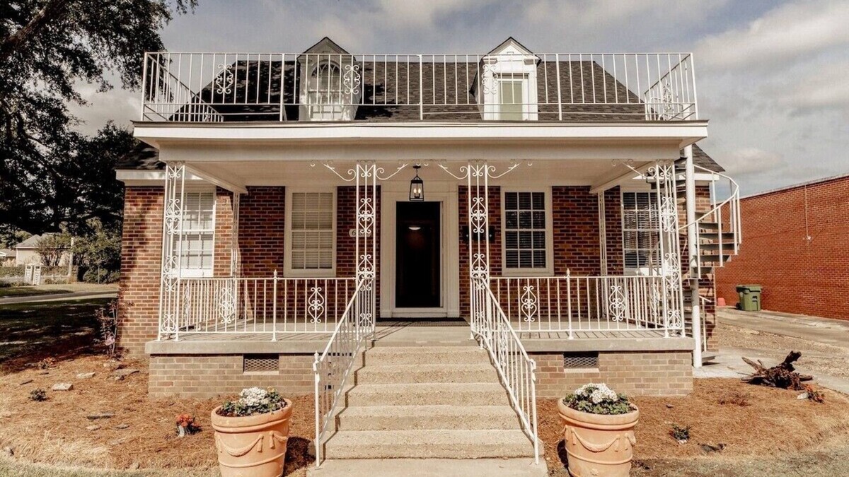 Hattiesburg Apartment | Comfortable King Suite Zen Space
