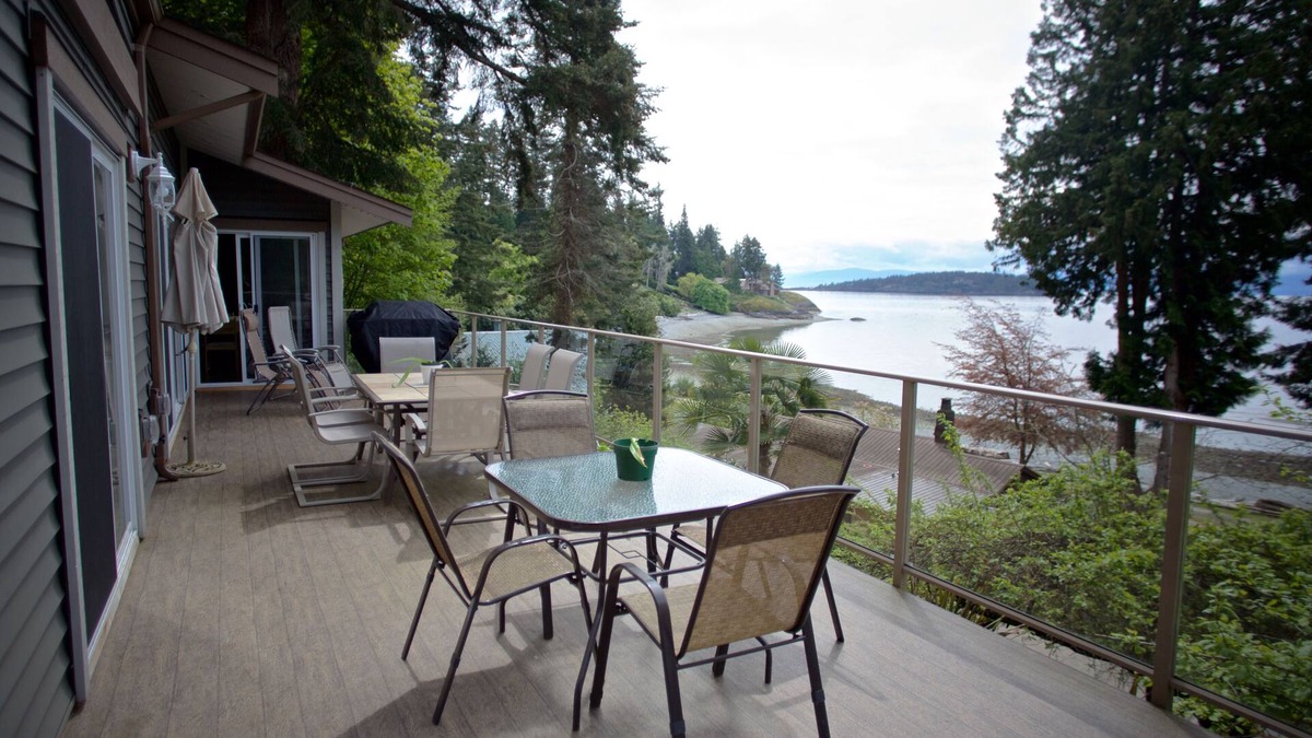 Halfmoon Bay House | Comfortable luxury suite with epics views, on the Beach, Sunshine Coast