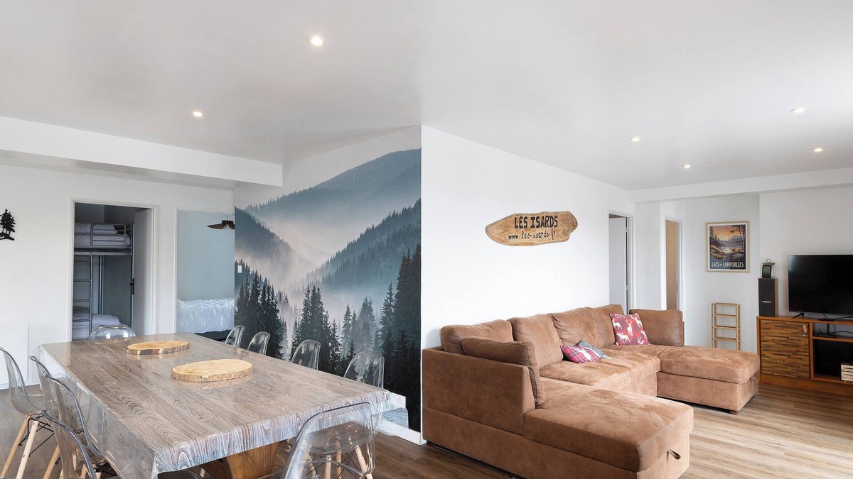 Formigueres Apartment | Comfortable Mountain Stay in Formiguères: 4Bedrooms, 9Min from the Ski Resort with Private Terrace !