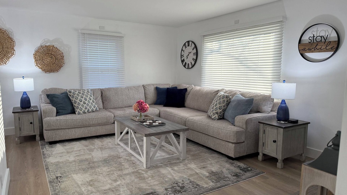 Fortville House | COMFORTABLE ONE STORY: 2 bed 1 bath in town Fortville. Sleeps 4. Newly Remodeled