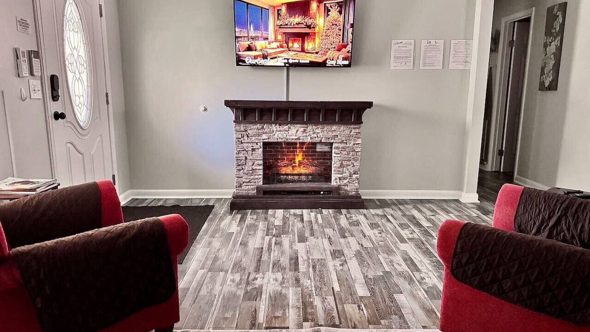 Burton House | Comfortable Open Space. Pets are allowed