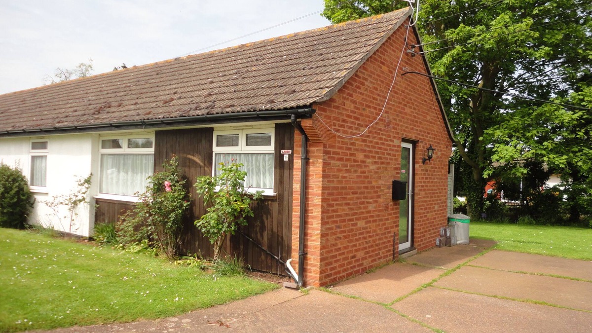 Watchet House | Comfortable Semi-detached Bungalow In Peaceful Location. Pets Welcome