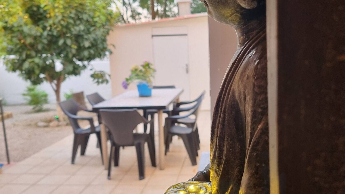 Sigean Villa | Comfortable single-storey villa with garage, parking, veranda terrace.