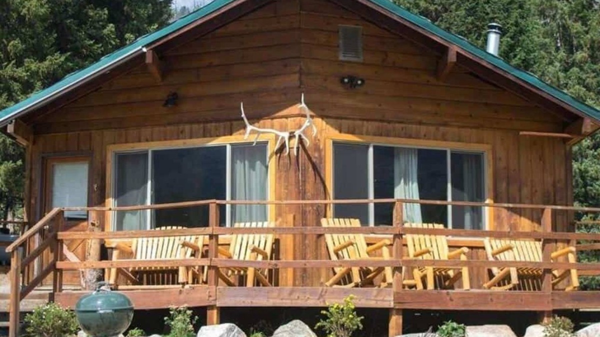 Silver Gate House | Comfortable size house overlooking the town of Silver Gate