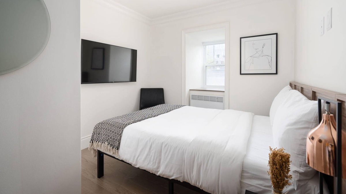 Latin Quarter Apartment | Comfortable studio in the heart of Berri-UQAM