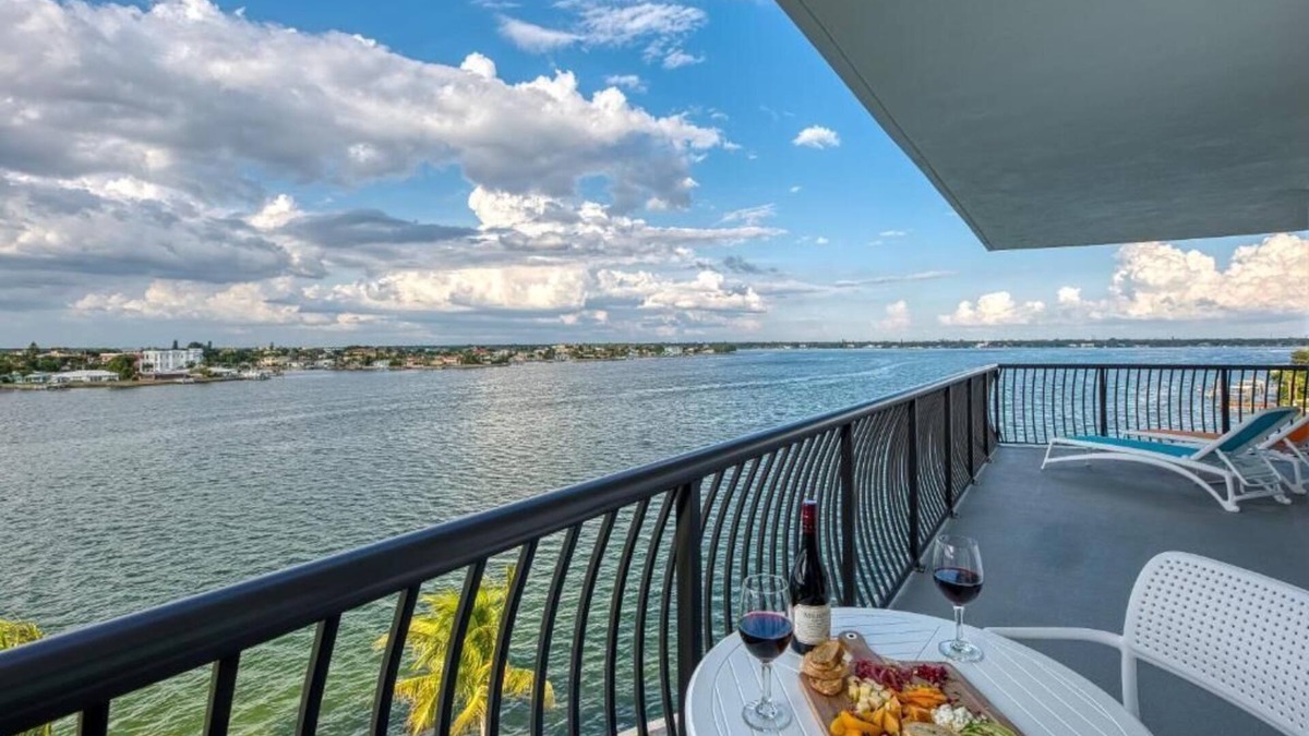 Treasure Island Hotel | Comfortable Suite Retreat! 2 Relaxing Units w/Free Parking, Pool!