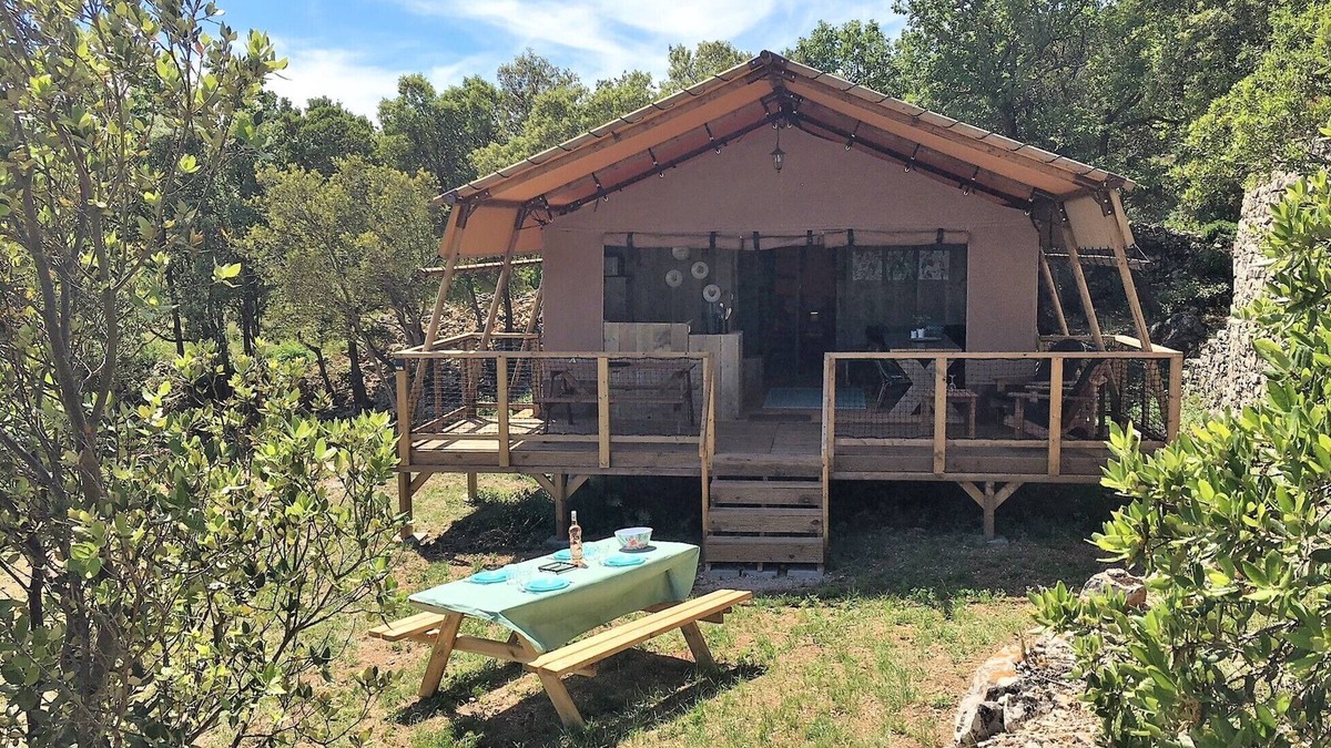 Lodeve Cabin | Comfortable tent, full nature on exceptional site, 10 mins from Lac Salagou