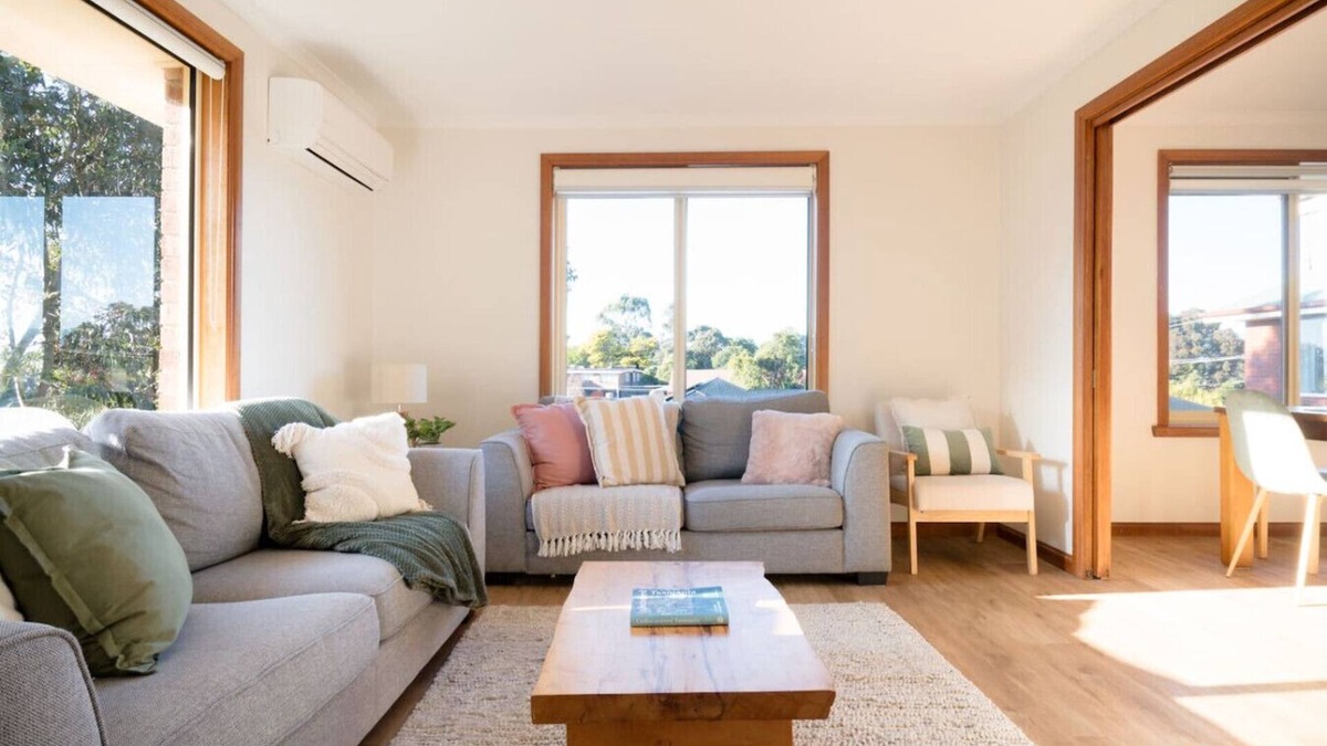 West Launceston Apartment | Comfortable Town House Near City