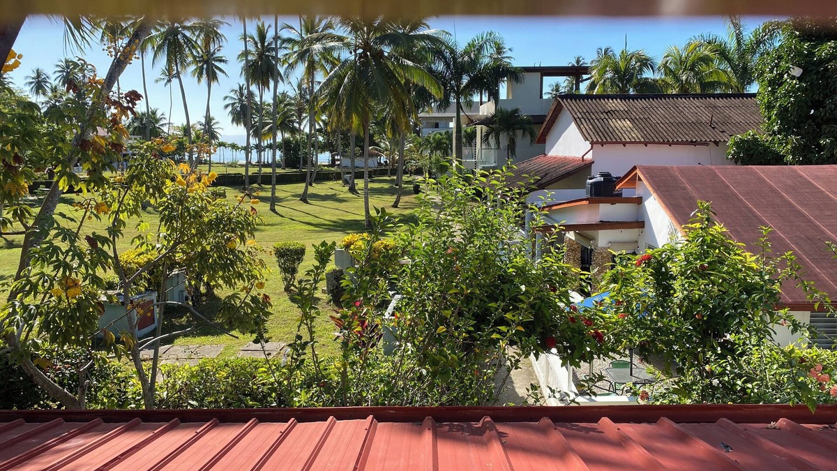 Puerto Bahia Villa | Comfortable townhouse with garden and porch, in beautiful beach urbanization.